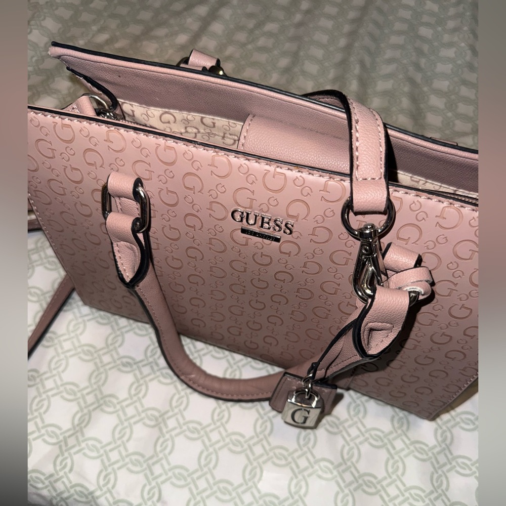 💕Final price 💕Guess Blush Pink Monogram Tote with removable strap & silver - Picture 2 of 16